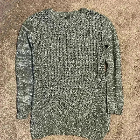 Madison & Lily sweater size small - Picture 1 of 3